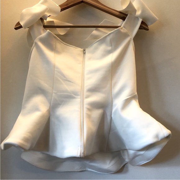 SUPER CUTE 🥰 PEPLUM TOP - Picture 3 of 5